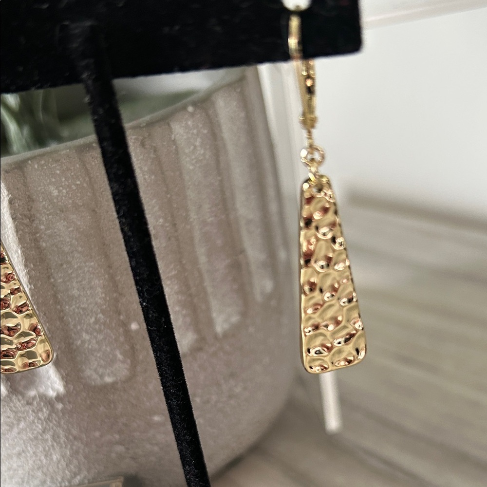 Alexcraft Gold Dangle Earrings NIP - Picture 2 of 5